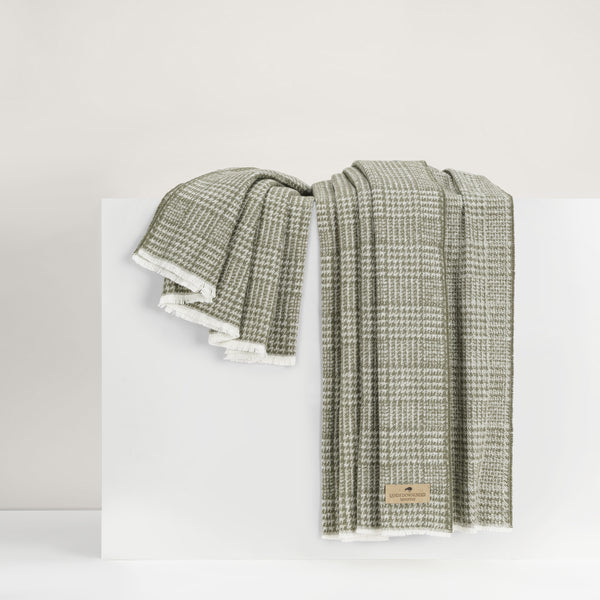 Lands Downunder Sutton Plaid Throw